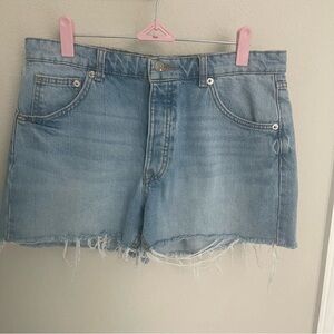 Pull & Bear Jean Denim Shorts Size 8 Ripped Cut Off frey hem Shorts. High Rise.
